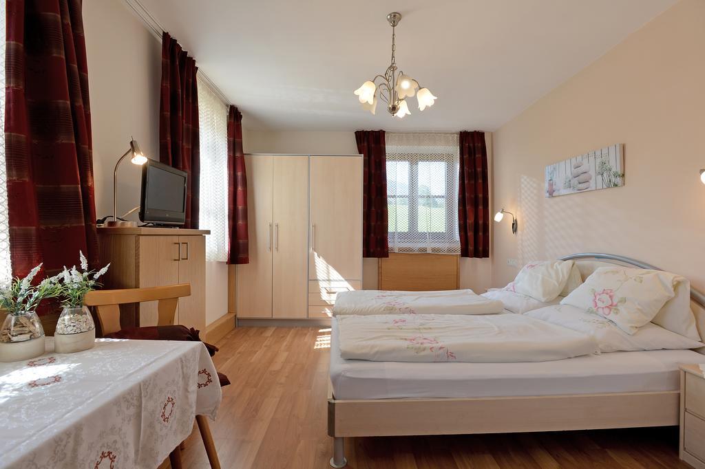 Villa Bio Angererhof Bad Häring Zimmer foto
